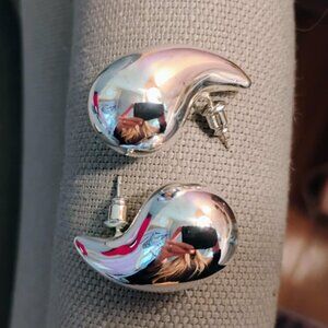 NWOT silver drop statement earrings